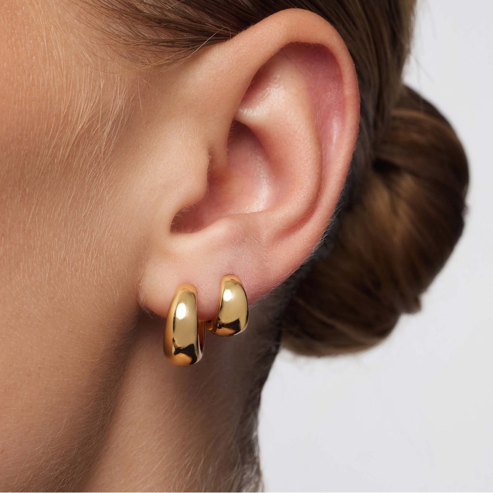 Mint & Lily Teardrop Huggie Hoop Earrings - Picture 5 of 8